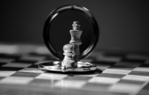 Metapher für strategische Fehlentscheidungen in der Geschäftsleitung: Der Bauer sieht sich als König.